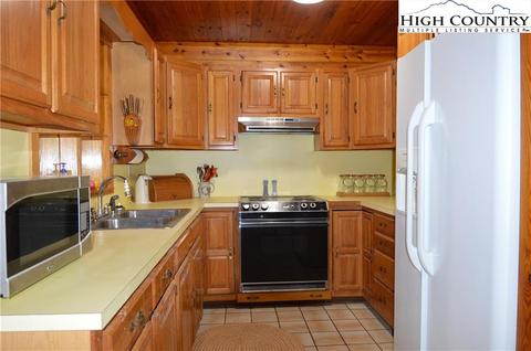 91 Parkview Dr, Sparta, NC 28675 photo 6