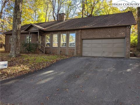 145 Arbor Lane Ln, Boone, NC 28607 photo 2