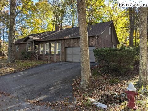145 Arbor Lane Ln, Boone, NC 28607 photo 1