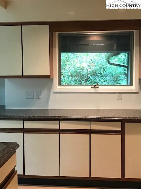 202-204 Spring Branch Rd, Beech Mountain, NC 28604 photo 6