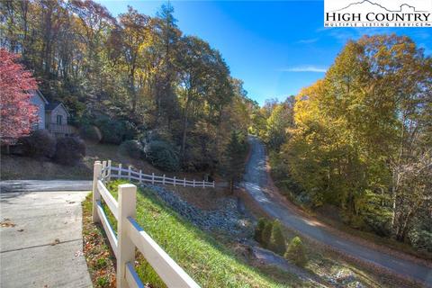 621 Benjamin Dr, Boone, NC 28607 photo 4