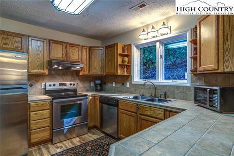 621 Benjamin Dr, Boone, NC 28607 photo 12
