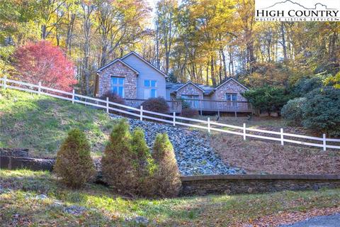 621 Benjamin Dr, Boone, NC 28607 photo 2