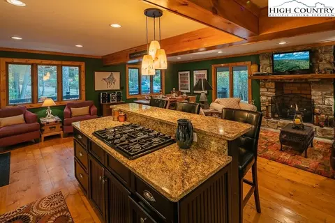 104 Ivy Ln, Beech Mountain, NC 28607 photo 7