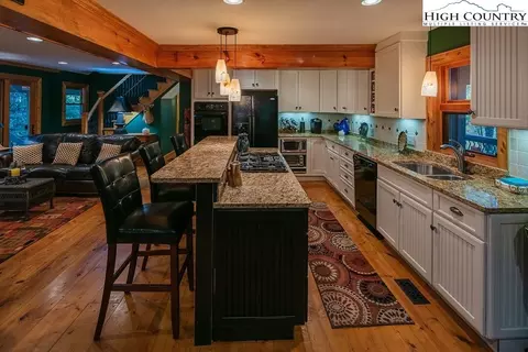 104 Ivy Ln, Beech Mountain, NC 28607 photo 10