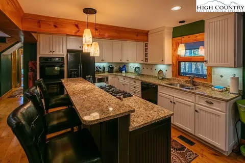 104 Ivy Ln, Beech Mountain, NC 28607 photo 12