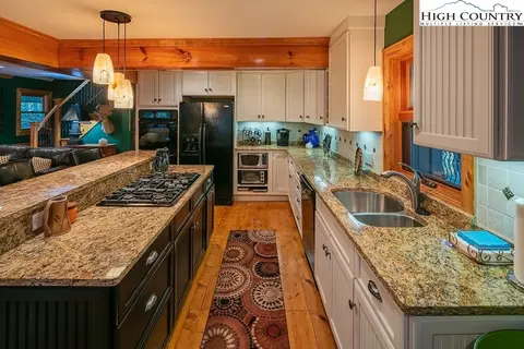 104 Ivy Ln, Beech Mountain, NC 28607 photo 11