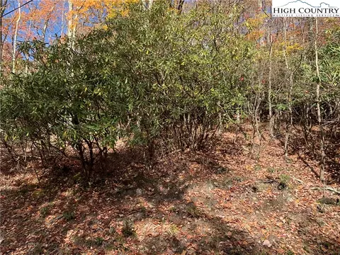 216 Oak Rd, Beech Mountain, NC 28604 photo 1