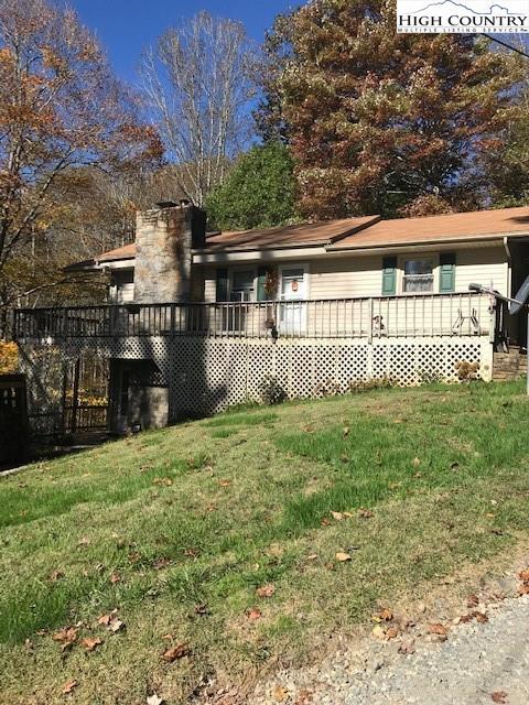 311 Memory Ln, Deep Gap, NC 28618 photo 2