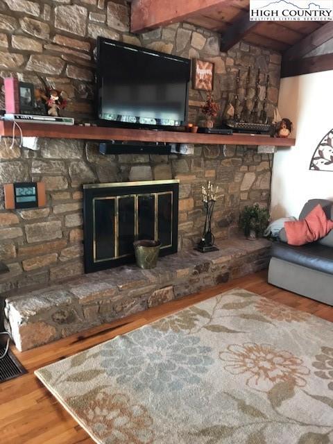 311 Memory Ln, Deep Gap, NC 28618 photo 5