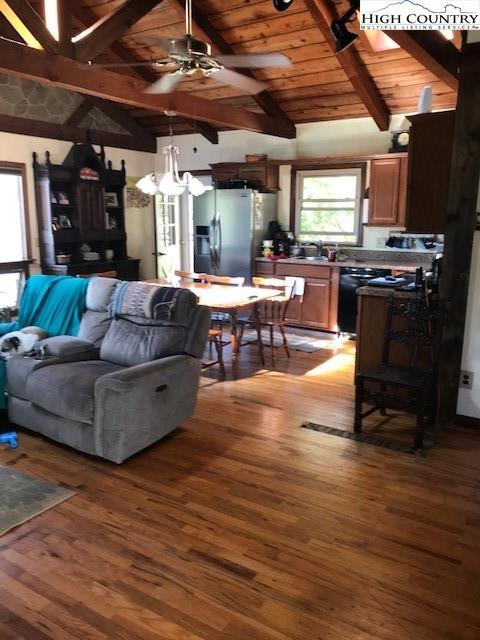 311 Memory Ln, Deep Gap, NC 28618 photo 3