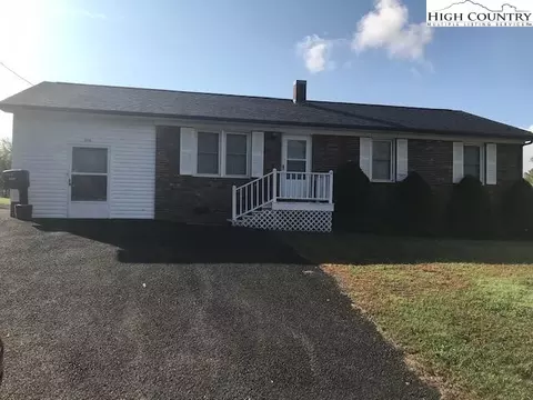 206 Cherry St, Sparta, NC 28675 photo 1