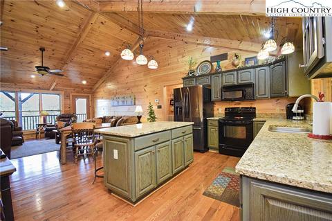 291 Skyview St, Deep Gap, NC 28618 photo 9