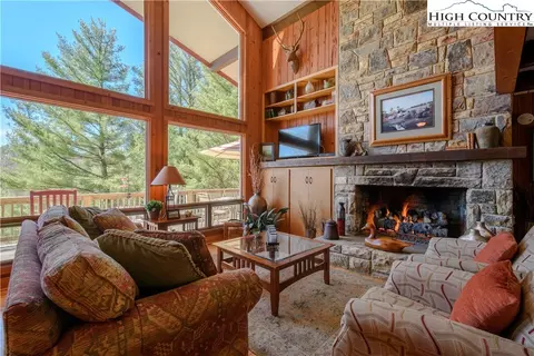481 Beech, Boone, NC 28607 photo 3
