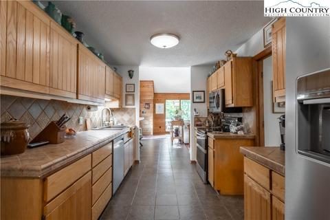 270 Tree Top Ridge Ln, Boone, NC 28607 photo 9