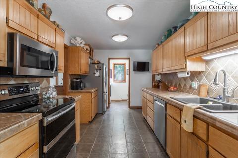 270 Tree Top Ridge Ln, Boone, NC 28607 photo 6