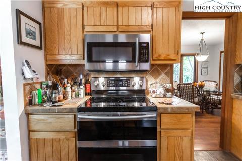 270 Tree Top Ridge Ln, Boone, NC 28607 photo 7