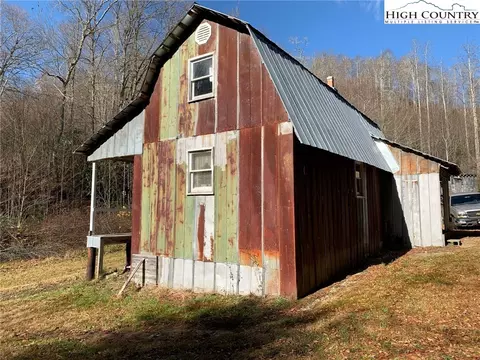 2381 Roaring Fork Rd, Creston, NC 28615 photo 8