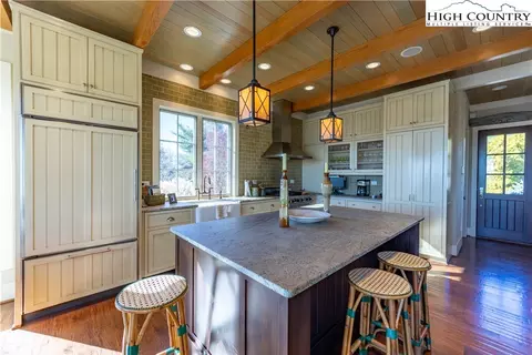 871 Fox Den Ln, Sparta, NC 28675 photo 10