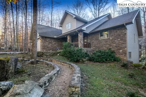 535 Pinnacle Ridge Rd, Beech Mountain, NC 28604 photo 2