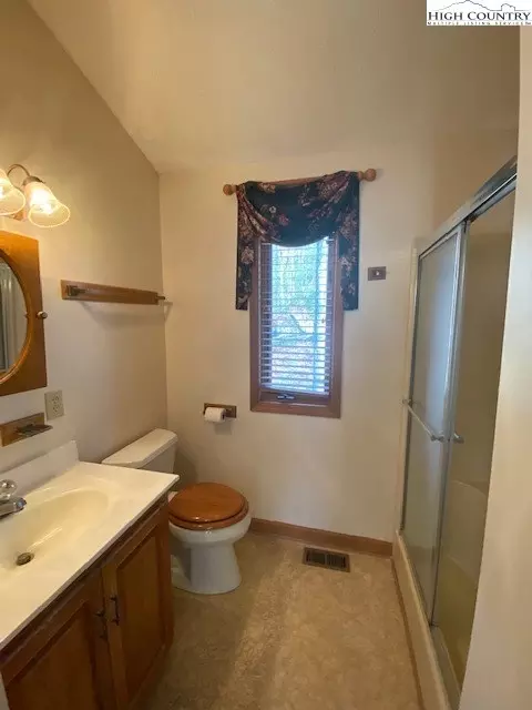 197 High Hollow Rd, Deep Gap, NC 28618 photo 8