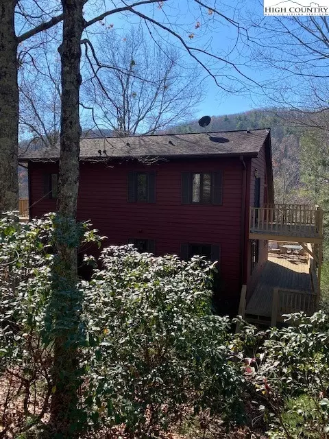 197 High Hollow Rd, Deep Gap, NC 28618 photo 1