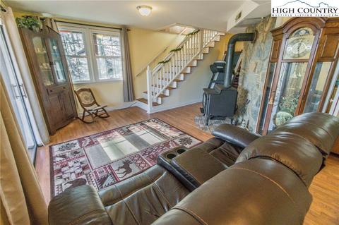 767 Hawk Ridge Rd, Deep Gap, NC 28618 photo 27