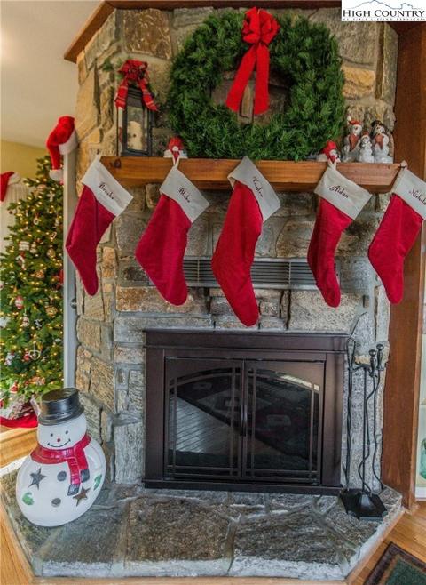 767 Hawk Ridge Rd, Deep Gap, NC 28618 photo 11