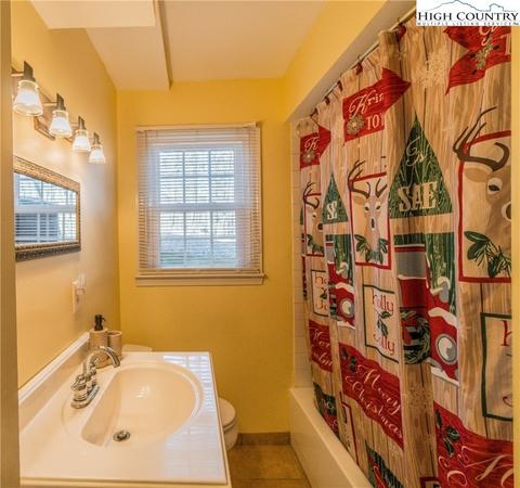 767 Hawk Ridge Rd, Deep Gap, NC 28618 photo 30
