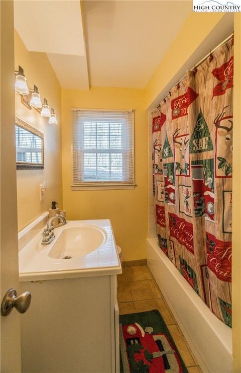 767 Hawk Ridge Rd, Deep Gap, NC 28618 photo 31