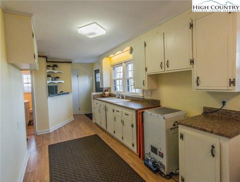 767 Hawk Ridge Rd, Deep Gap, NC 28618 photo 29