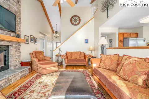 101 Oz Cir, Beech Mountain, NC 28604 photo 11