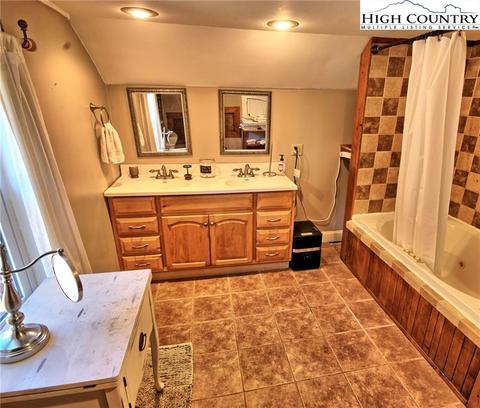 421 Low Gap Rd, Jefferson, NC 28640 photo 24