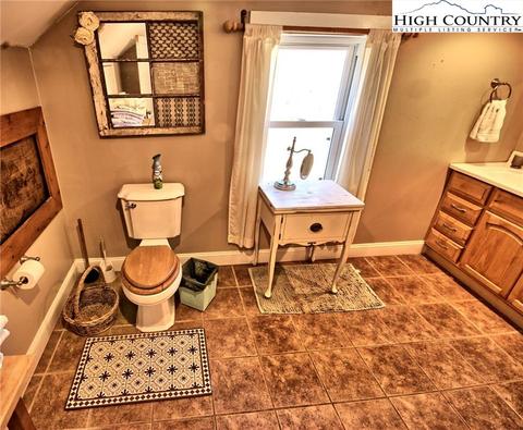421 Low Gap Rd, Jefferson, NC 28640 photo 23