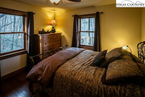 328 W Laurel Cir, Deep Gap, NC 28618 photo 20