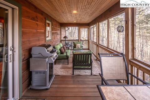 328 W Laurel Cir, Deep Gap, NC 28618 photo 15