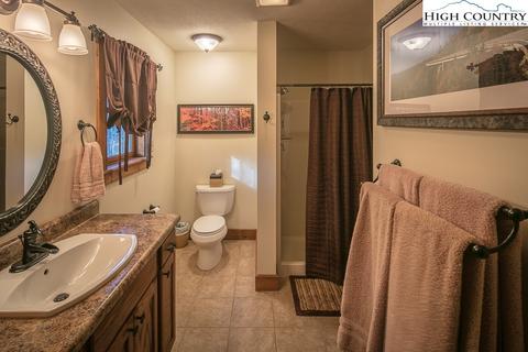 328 W Laurel Cir, Deep Gap, NC 28618 photo 13