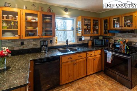 132 Grapevine Cir, Boone, NC 28607 photo 16