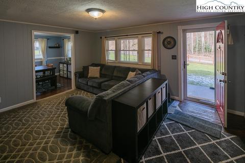 415 Old Us Hwy 421, Deep Gap, NC 28618 photo 7