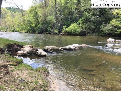 539 White Pine Dr, Ennice, NC 28623 photo 1