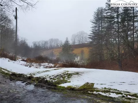 507 Henry Powers Rd, Lansing, NC 28643 photo 2