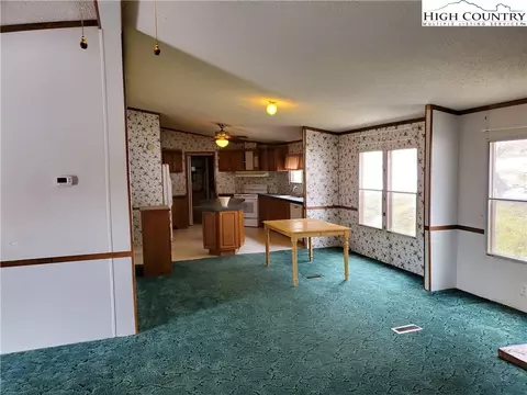 507 Henry Powers Rd, Lansing, NC 28643 photo 9
