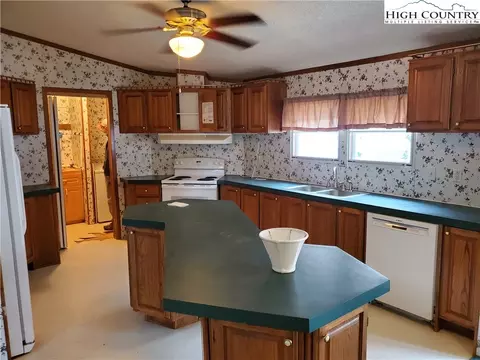 507 Henry Powers Rd, Lansing, NC 28643 photo 10