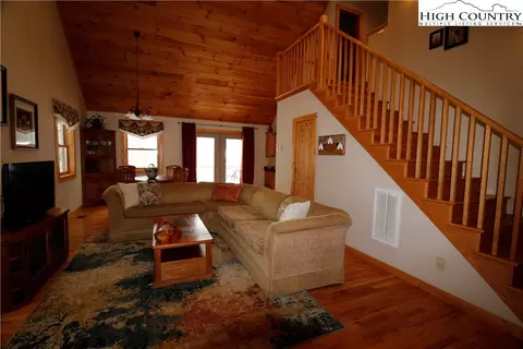 170 Brady Ln, Deep Gap, NC 28618 photo 8