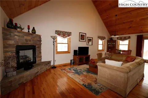 170 Brady Ln, Deep Gap, NC 28618 photo 9