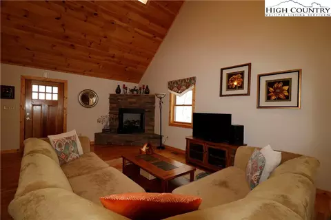 170 Brady Ln, Deep Gap, NC 28618 photo 13