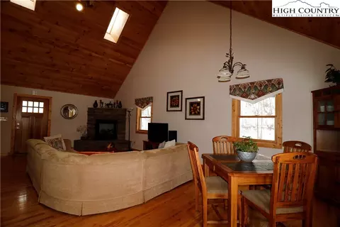 170 Brady Ln, Deep Gap, NC 28618 photo 10