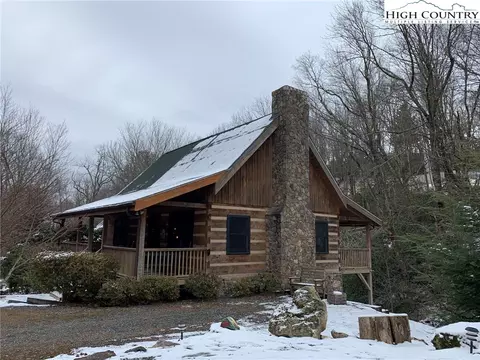 294 Hawks Lake Dr, Seven Devils, NC 28604 photo 2