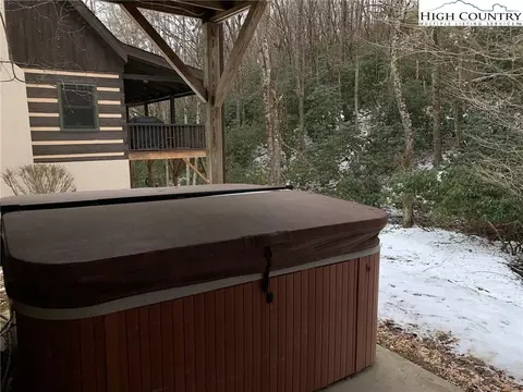 294 Hawks Lake Dr, Seven Devils, NC 28604 photo 26