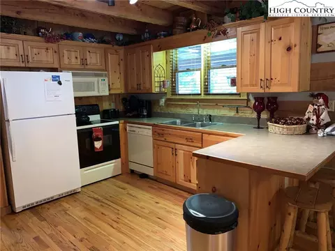 294 Hawks Lake Dr, Seven Devils, NC 28604 photo 6